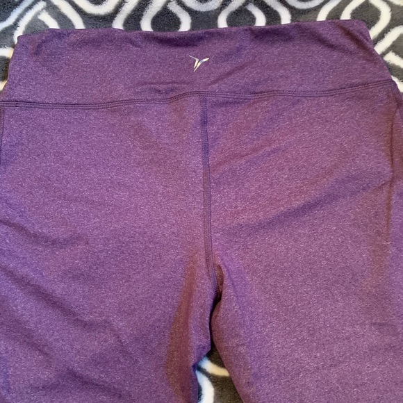 OLD NAVY Women’s Fitted Capri Leggings Size Large - Picture 4 of 4